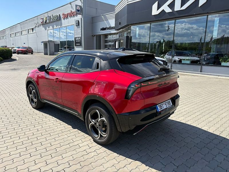 Alfa Romeo Junior Ibrida Sport Speciale 1.2 Turb - fotka 5 z 19