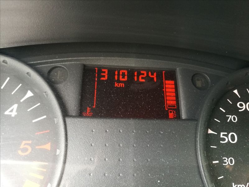 Renault Clio 1,5 dCi klima kombi - fotka 6 z 15
