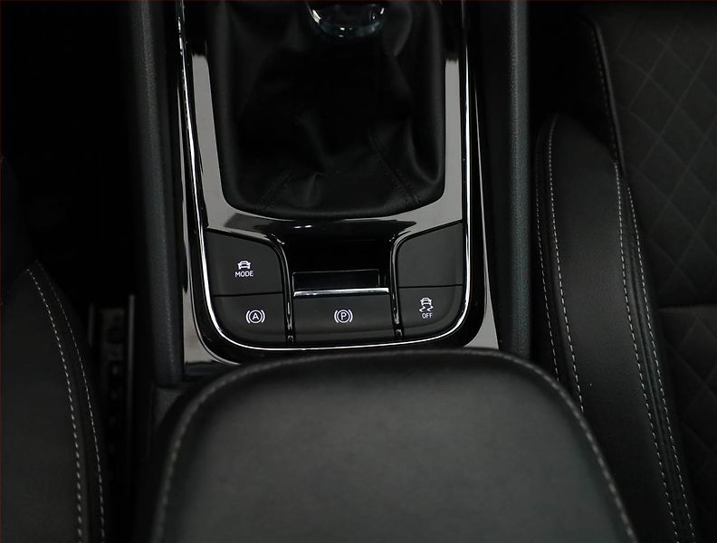 Škoda Karoq (2021) Style 1.5 TSI - fotka 13 z 21