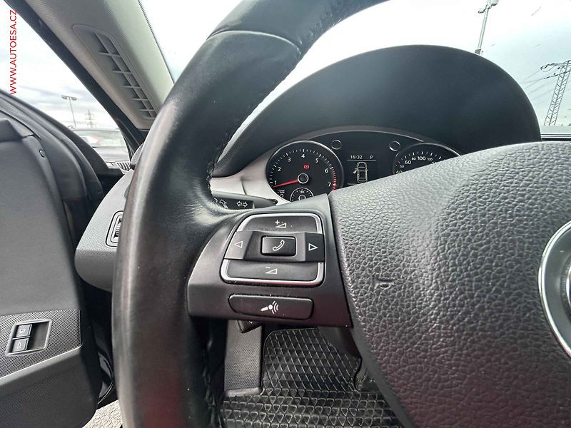 Volkswagen CC (2011) 3.6 FSi 4Motion, ČR, DSG - fotka 17 z 19