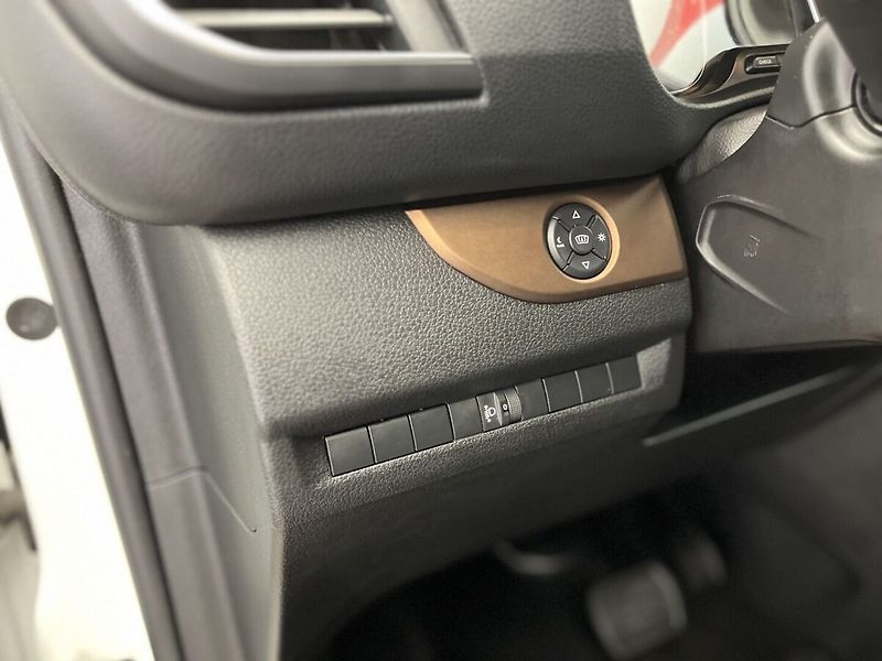 Toyota ProAce Verso Family 2.0 D 8AT Comfort NAVI - fotka 17 z 39