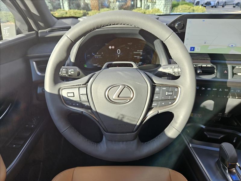 Lexus UX 300h 2,0 F SPORT Design - fotka 9 z 16