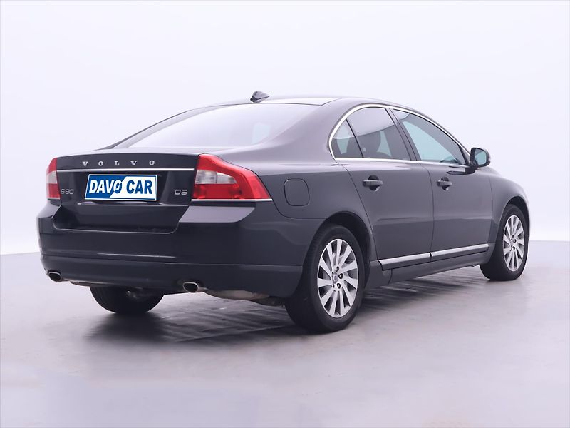 Volvo S80 2,4 D5 158kW DPH Aut. - fotka 7 z 31