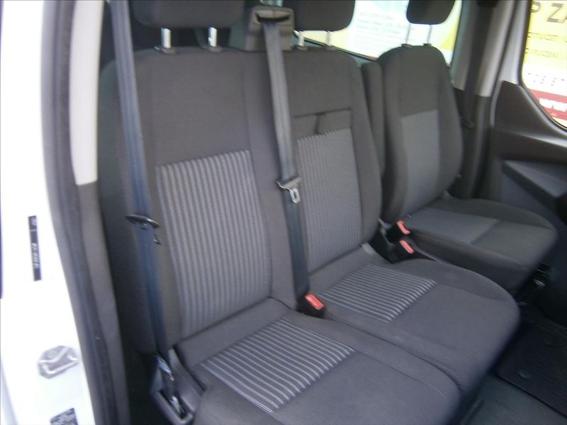 Ford Transit Custom 2,2 TDCI L2H2 KLIMA 9 MÍST - fotka 17 z 26