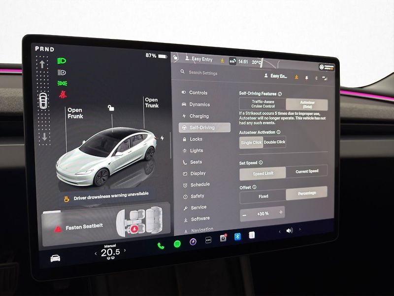 Tesla Model 3 Long Range AWD Highland Tažné - fotka 17 z 25
