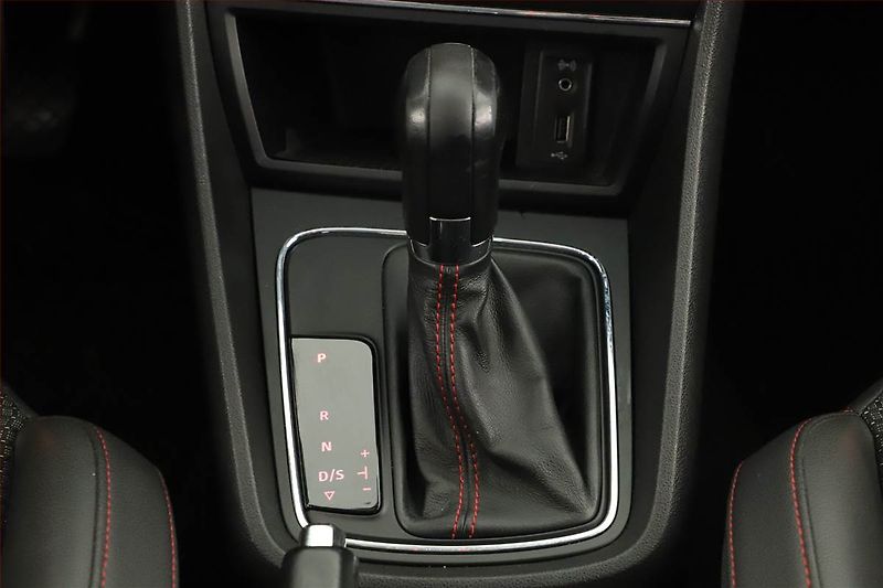 Seat Leon (2015) 1.4 TSI, Automat, Serv.kniha - fotka 10 z 17