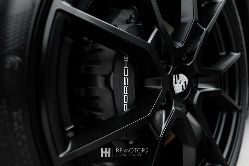 Porsche Taycan (2024) 320kW - fotka 17 z 50