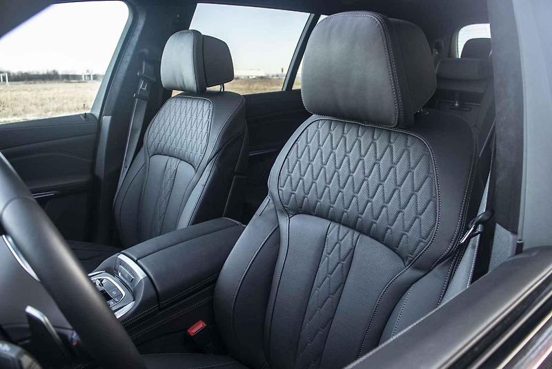 X7 představuje u bavorské automobilky vrchol nabídky mezi SUV.
