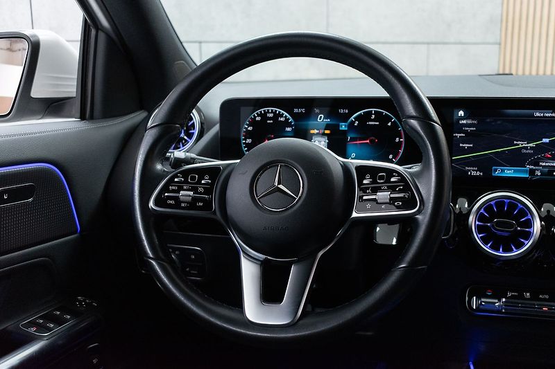 Mercedes-Benz GLA 200d 4MATIC*KEYLESS*ČR 1.MAJ* - fotka 17 z 46