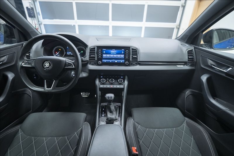 Škoda Karoq 2,0 TDI DSG 4x4 SPORTLINE ČR - fotka 14 z 41