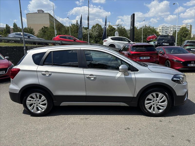 Suzuki SX4 S-Cross 1,4 HEV 4x4 Premium ADAPTIV - fotka 5 z 40