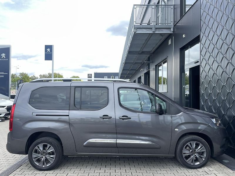 Toyota ProAce City Verso FAMILY L2 1.5 D-4D 96 kW - fotka 10 z 21
