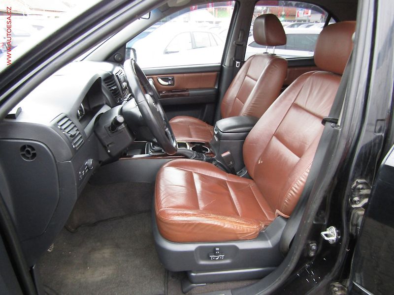 Kia Sorento (2008) 2.5 CRDi, ČR, AC, park.asist - fotka 9 z 18