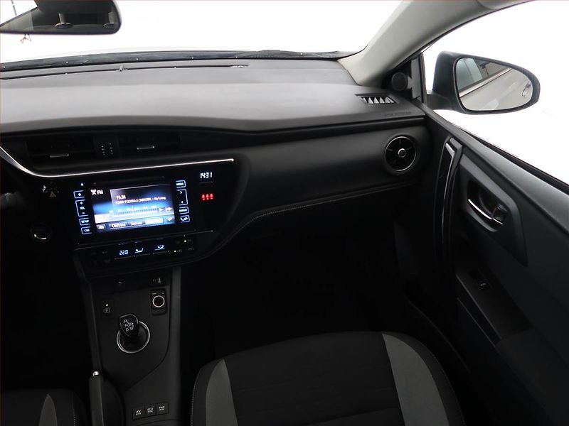 Toyota Auris (2016) Hybrid, Automat, Tempomat - fotka 8 z 21