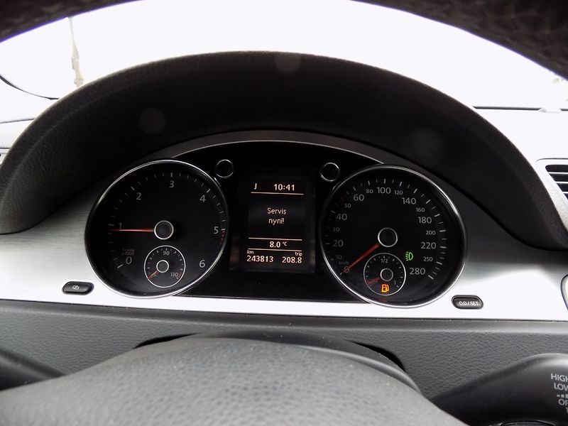 Volkswagen Passat CC (2008) 2.0TDI/Highline/NAVI/Bi-xenon/ - fotka 30 z 37