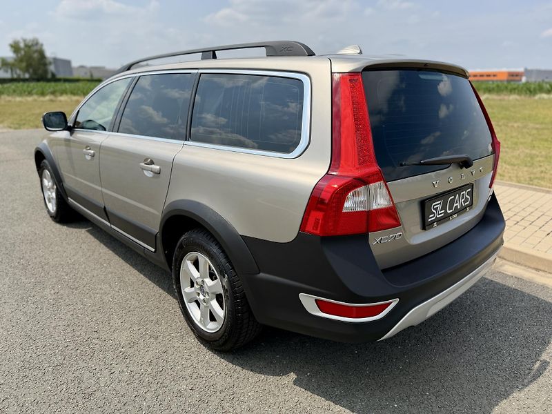 Volvo XC70 2.4 D4 4X4 MANUAL SERVISKA - fotka 3 z 45