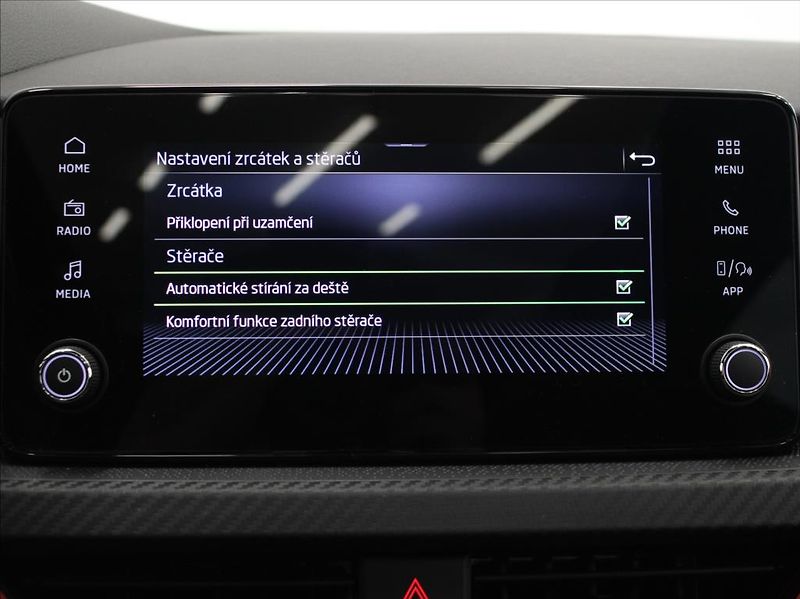 Škoda Scala 1,0 TSi DSG Monte Carlo 5L.Zár - fotka 12 z 28