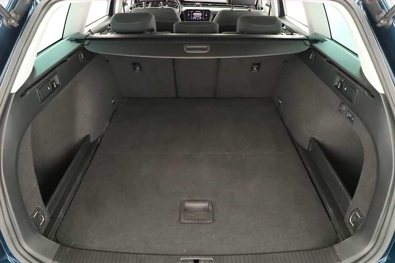 Volkswagen Passat (2019) 2.0 TDI, Automat, Navi - fotka 16 z 17