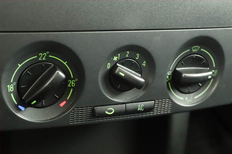 Škoda Fabia (2005) 1.4 16V, Tažné, dobrý stav - fotka 12 z 14