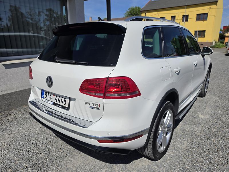 Volkswagen Touareg 3.0 TDI 4Motion Dyn Aud R-Line - fotka 4 z 24