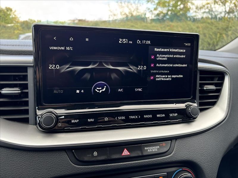 Kia Ceed 1,5 TGDi AT TOP ZÁRUKA CARPLAY - fotka 26 z 42