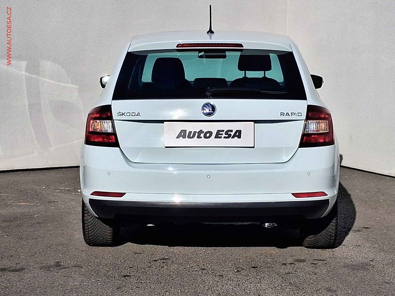 Škoda Rapid (2018) 1.0 TSi, AC, výhřev sed - fotka 5 z 17