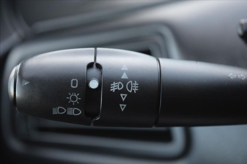 Peugeot 807 2,0 HDI 100KW 7MÍST PO STK - fotka 33 z 46