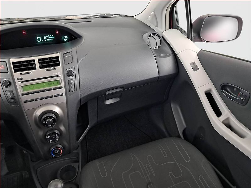 Toyota Yaris (2009) 1.0 VVT-i, nová STK - fotka 8 z 14