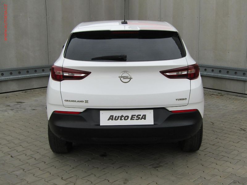 Opel Grandland X (2018) 1.2 PT, ČR, Edition - fotka 5 z 20