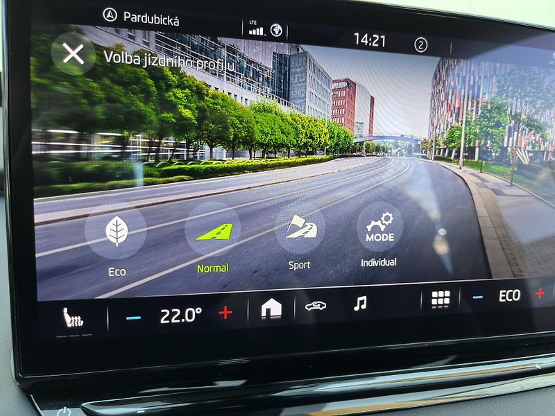 Škoda Enyaq (2022) 80*CRYSTAL*TAŽNÉ*TEPELKO*HEDUP - fotka 23 z 39