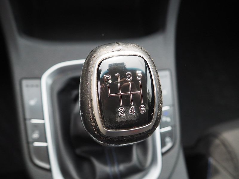 Hyundai i30 1.4-GDI, 103 kW, CZ, Navi - fotka 36 z 47
