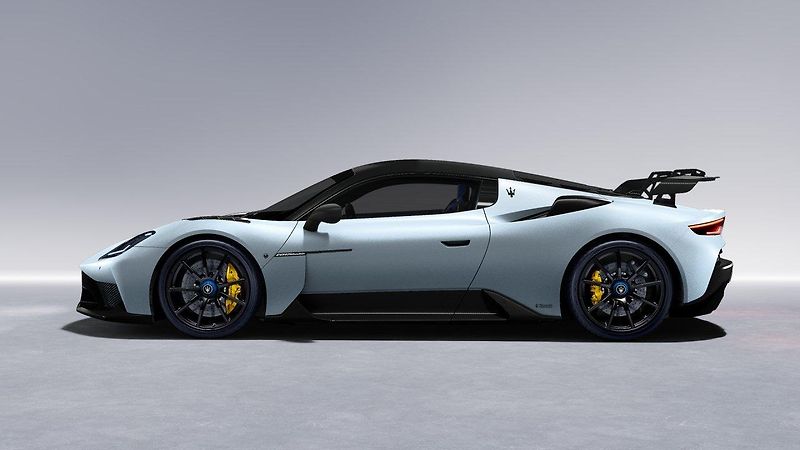 Maserati MC20 (2025) GT2 Stradale 640HP  - fotka 3 z 8