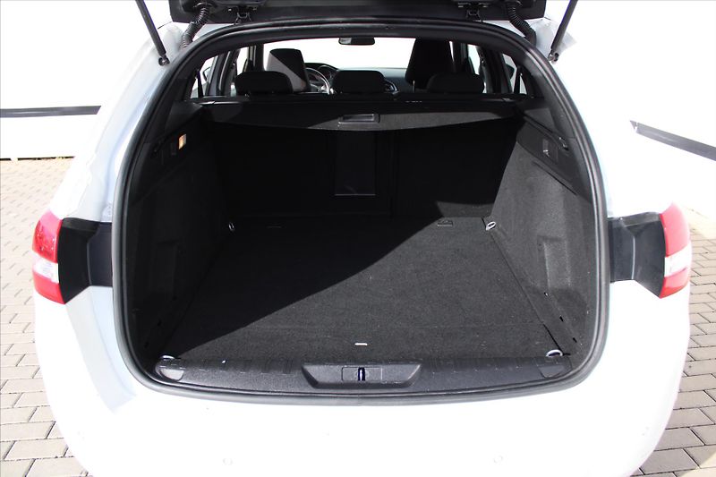Peugeot 308 1.5 HDi 96kW GT-LINE 1.MAJ ČR - fotka 11 z 23