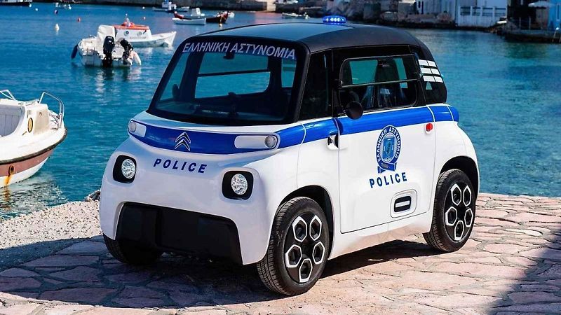 Elektromobily ve služně na ostrově Chalki