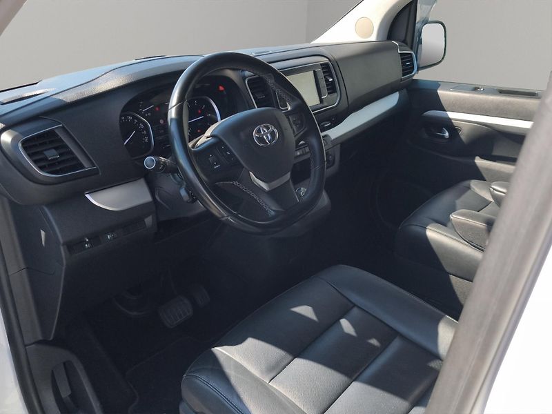 Toyota ProAce Verso (2022) L1 SELECTION 2.0 D-4D 130kW, Č - fotka 23 z 30