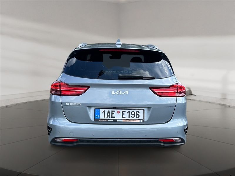 Kia Ceed 1,5 T-GDI Top - fotka 5 z 11