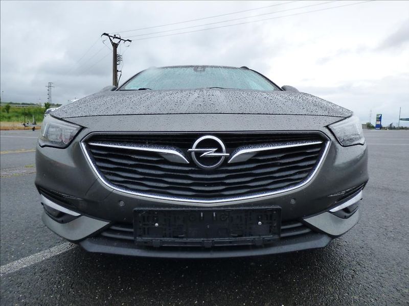 Opel Insignia 2,0 CDTi  Business Edition - fotka 2 z 39