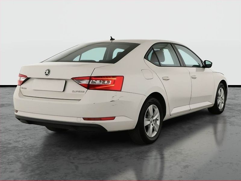 Škoda Superb (2017) 1.4 TSI, Tempomat - fotka 5 z 11