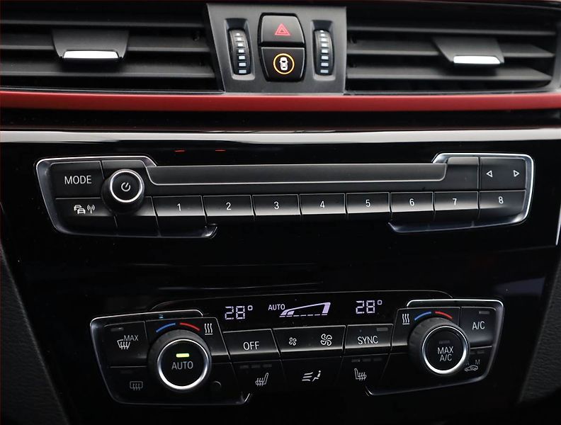 BMW X1 (2019) sDrive18i, Automat, Serv.kniha - fotka 15 z 20