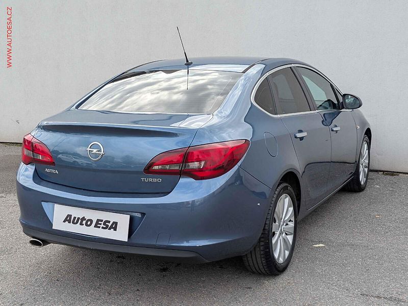 Opel Astra (2013) 1.4T, ČR, AC, tempo - fotka 4 z 13
