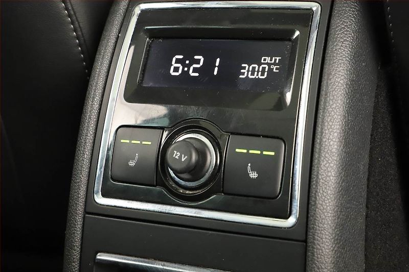 Škoda Superb (2013) Elegance 2.0 TDI, Serv.kniha - fotka 13 z 16