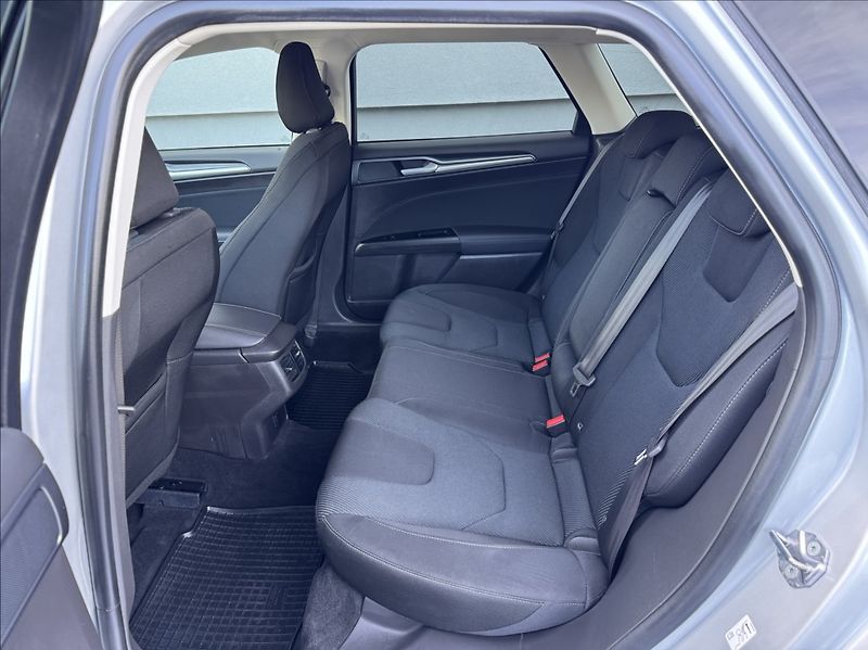 Ford Mondeo 2,0 TDCi TITANIUM tažné ČR - fotka 20 z 50