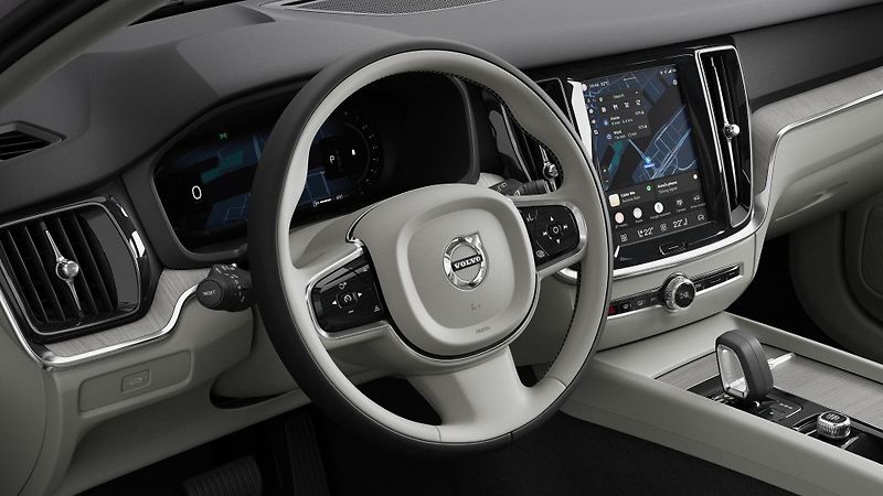 Volvo V60 (2026) B4 AUT DARK PLUS - fotka 5 z 9