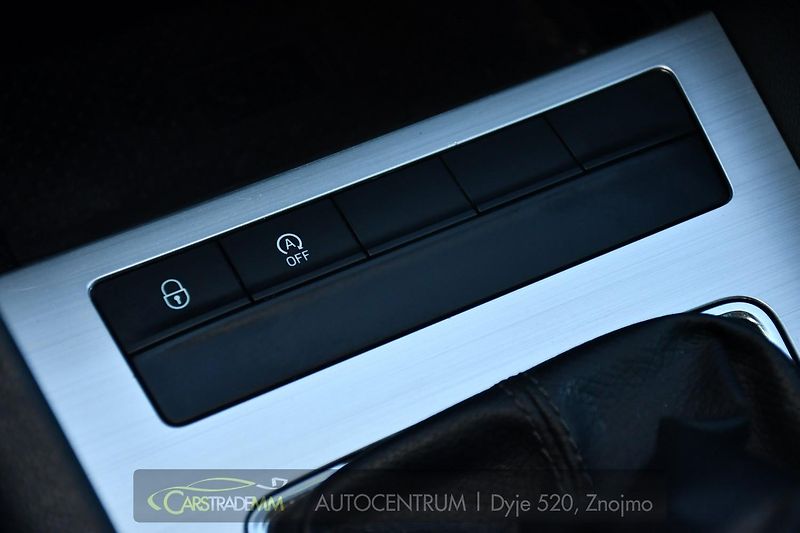 Škoda Octavia 1,6TDi - fotka 32 z 50