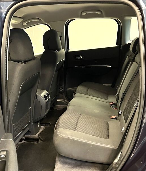 Peugeot 3008 ALLURE 1.2 PureTech - fotka 9 z 15