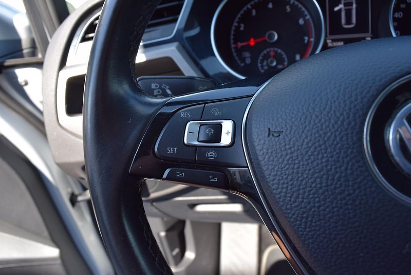 Volkswagen Touran (2019) 1.5TSI 110kw CLBMT 7MÍST TAŽNÉ - fotka 30 z 46