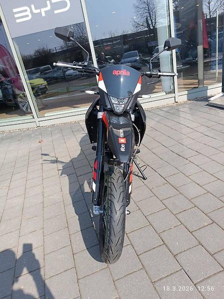 Aprilia SX 125 (2025) Varanus Black - fotka 2 z 11