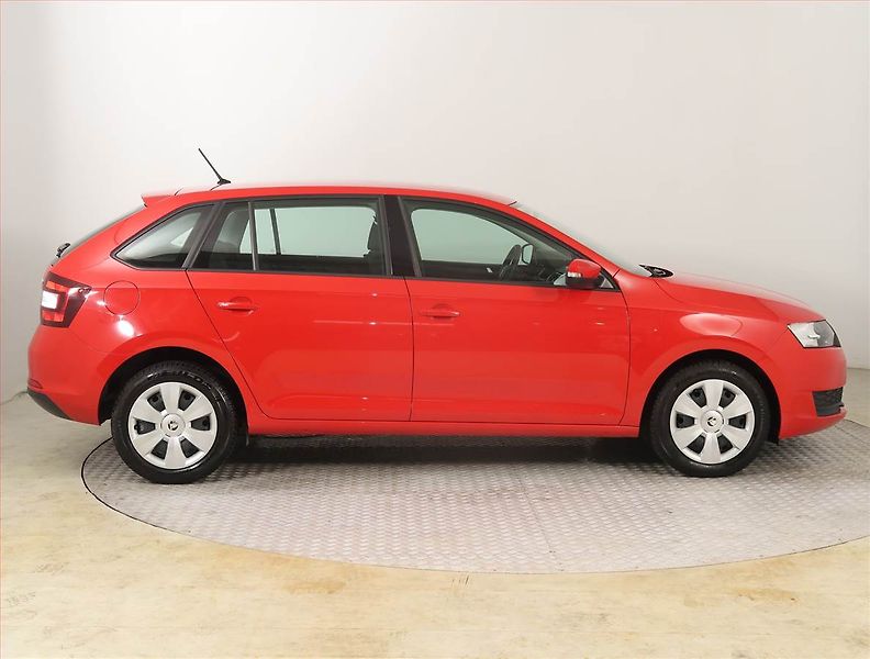 Škoda Rapid (2018) Spaceback 1.0 TSI, Serv.kniha - fotka 6 z 14