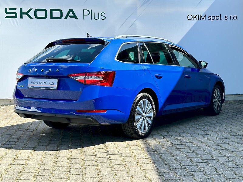 Škoda Superb (2021) 1.5 TSI 110kW ACT Style Combi - fotka 2 z 26