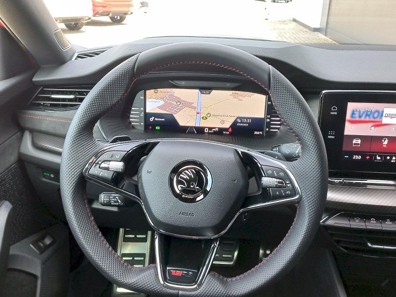 Škoda Octavia (2023) COMBI RS  2,0TSI DSG - fotka 5 z 26